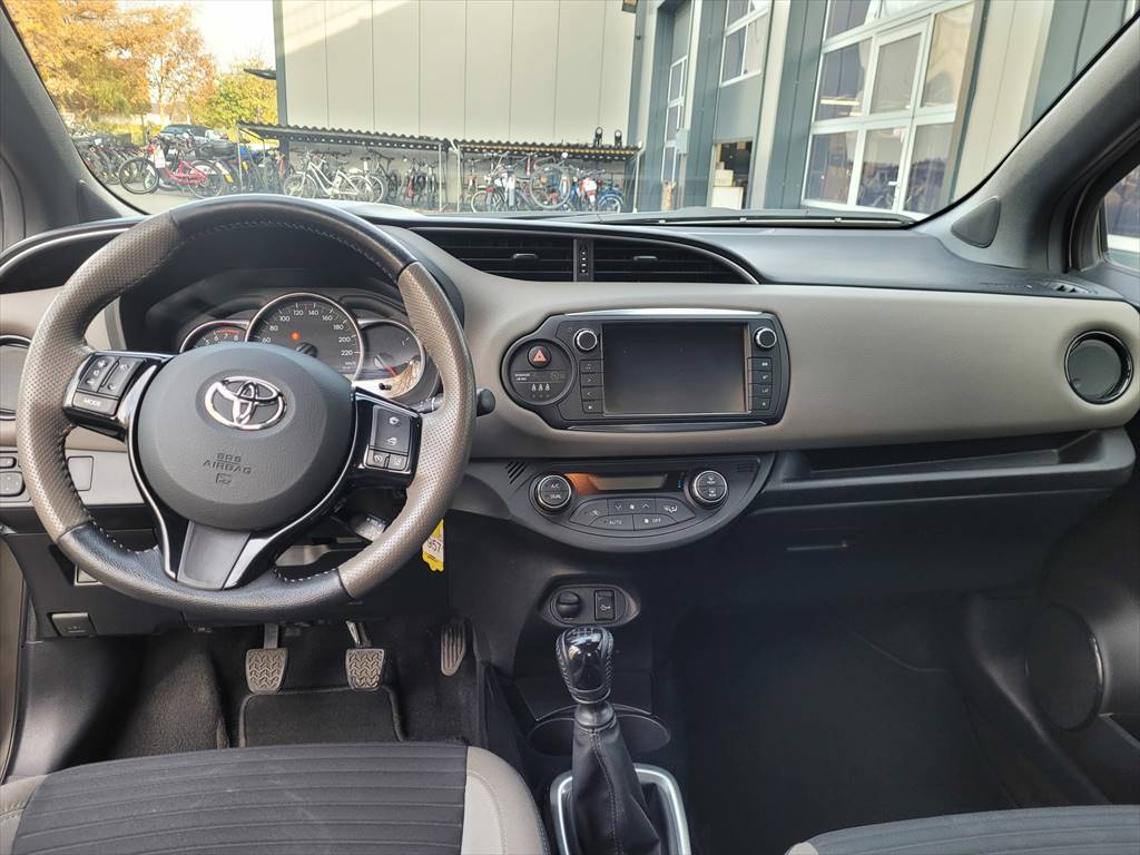 Yaris